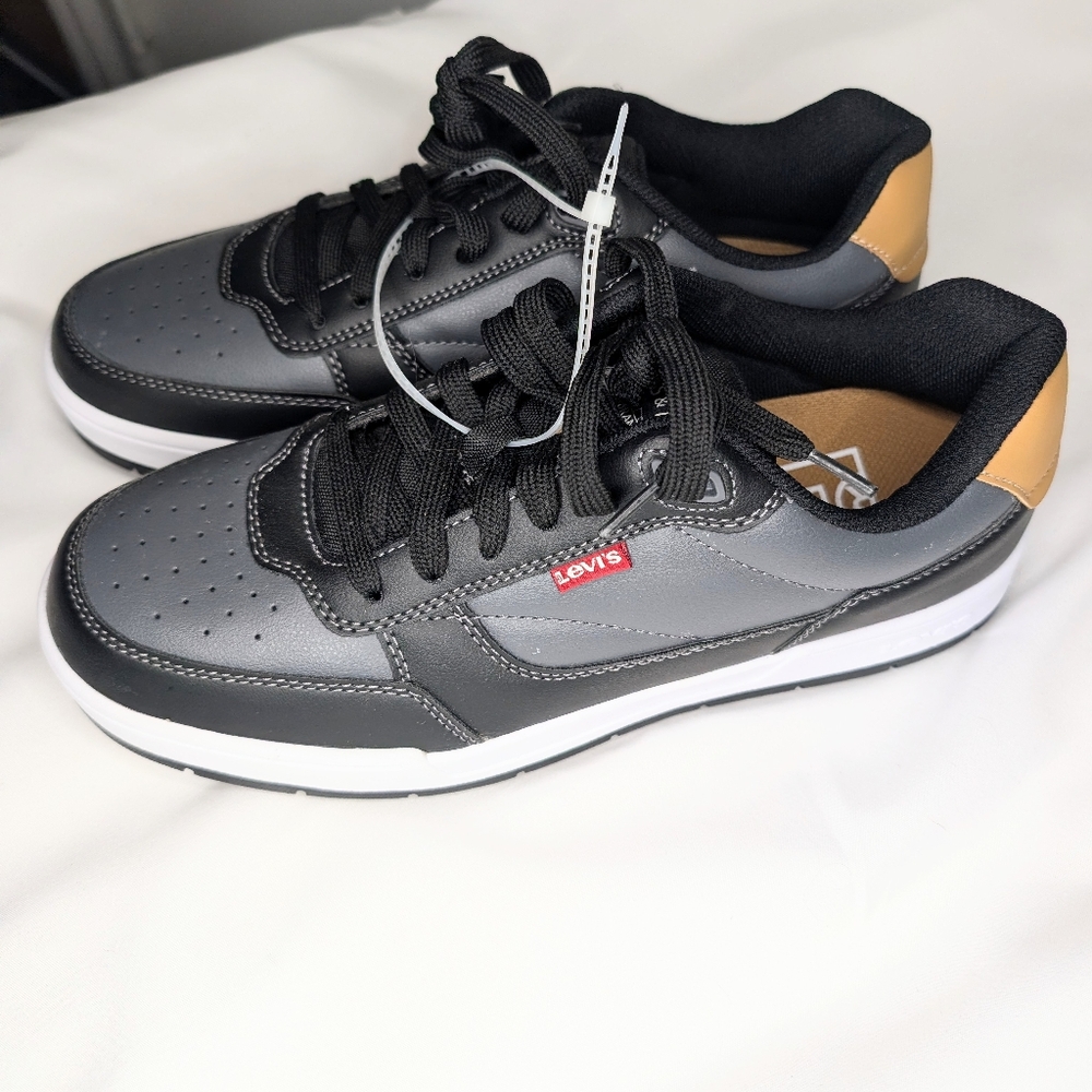 Levi's Men's Black and Gray Sneakers - Picture 3 of 4